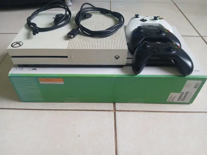Xbox one s (LEIA A DESCRIÇÃO)
