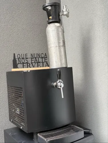 Chopeira elétrica memo 50L/h + barril de 50L + cilindro de co2