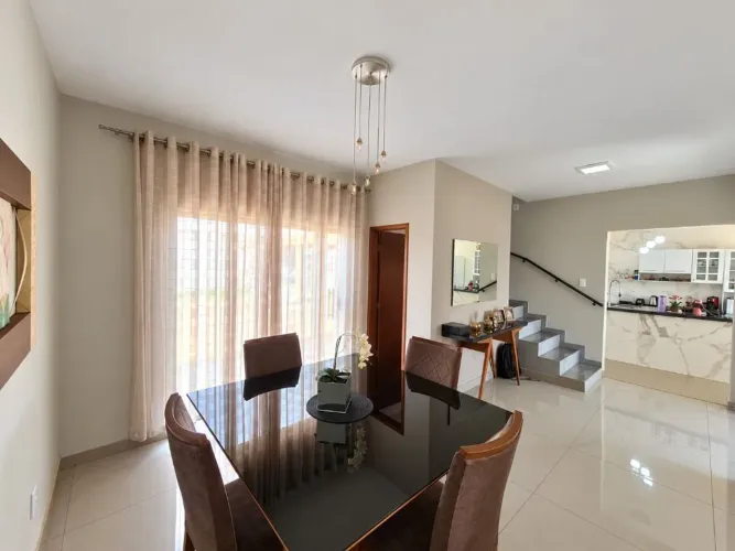 Casa com 3 dormitórios à venda, 219 m² por R$ 715.000,00 - Olinda - Uberaba/MG