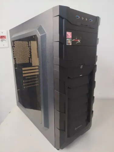 Gabinete SHARKOON SKILLER SGC1 WINDOWS