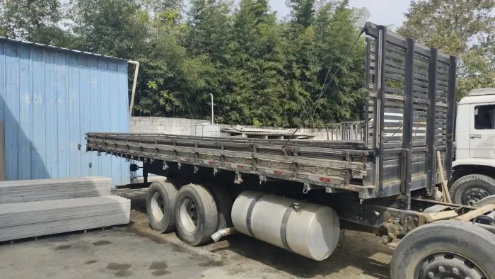 Carroceria madeira bitruck 9mt