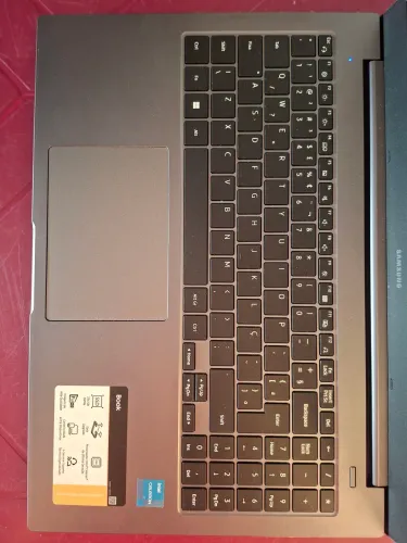 Notebook novo, passa cartão