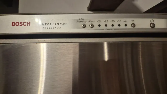 Freezer Vertical Bosch Intelligence 32 - Excelente Estado - Retirada em Búzios RJ