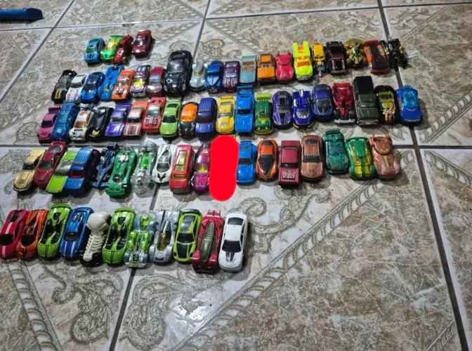Coleção de Carrinhos Hot Wheels entrega facil - Diversos Modelos (Carros Reais e Fantasia)