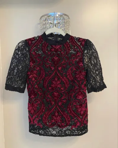 blusa tob camurça e renda preta vinho p