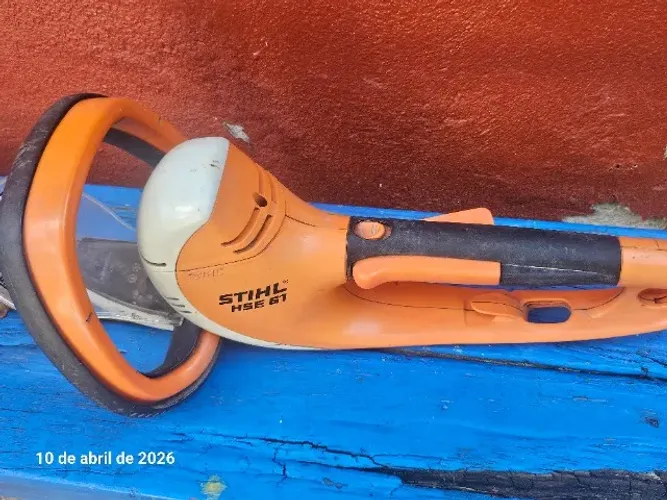 PODADOR DE CERCA VIVA ELETRICO STHIL HSE 52