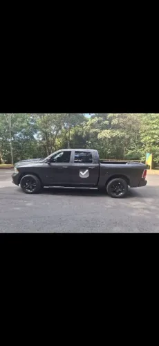 Ram Classic Laramie Night Edition 5.7 V8 16V Gasolina 4X4 Aut. 2023