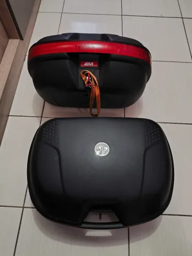 Vendo par de baú Givi lateral 40l