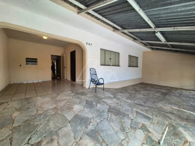 Casa com 3 quartos (1 suíte) e 3 vagas à venda no Bairro São Miguel Marília/SP