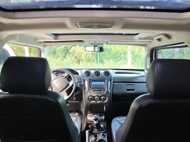 Troller T-4 4X4 3.2 20V TDI Cap. Rígida Diesel 2017