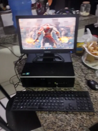 VENDO ESTE COMPUTADOR DA HP PHENOM X2 COM MONITOR DE 16 POLEGADAS SÓ 499,00 COM SOM EMBUTI