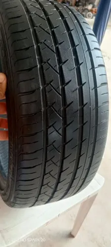 Vendo pneu xbri 205/40/17, mais de meia vida