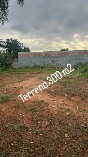 Terreno a Venda ( Reta da base)