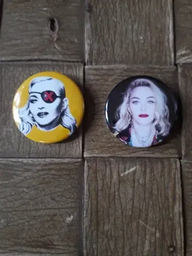 Bottons cantora Madonna