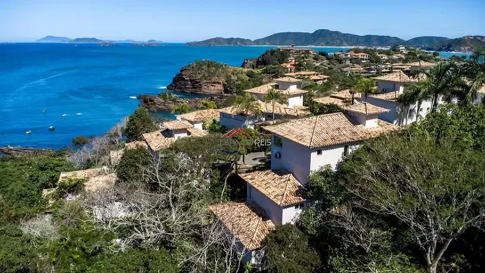 Casa triplex Porteira Fechada em Condominio Exclusivo com Vista Deslumbrante da Enseada de