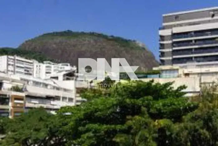 Apartamento - / Residencial / Lagoa