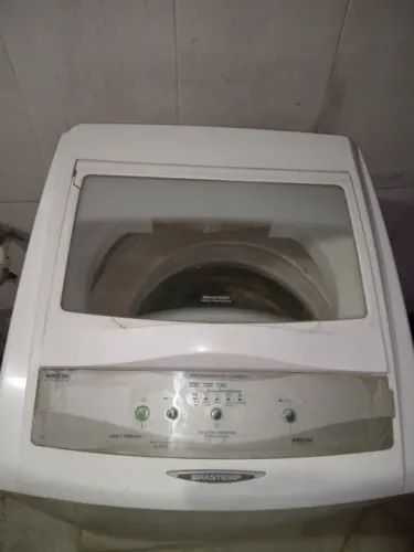 Máquina de lavar roupa com DEFEITO. Vendendo para aproveitamento de peças
