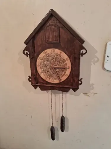 Relógio em madeira      artesanal