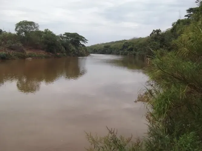 Terreno 60.000m² as margens do Rio das Velhas,com uma nascente no terreno, Cordisburgo.
