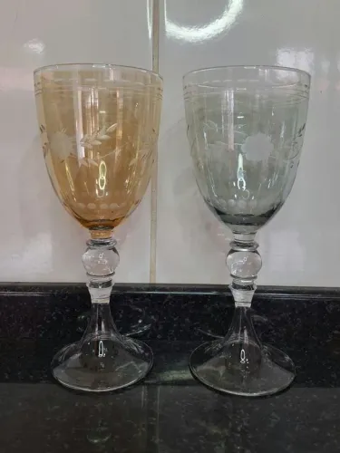2 Taças Antigas Trabalhadas