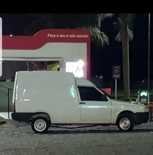 Frete com fiorino....