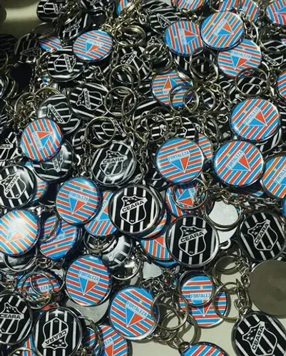 Chaveiro personalizado resinado com resina epóxi
