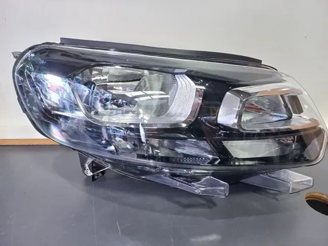 Farol Citroen Jumpy Fiat Scudo 2018 2019 2020 2021 2022 2023 2024 Novo