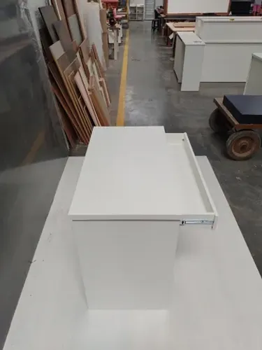 mesa reta de estudos