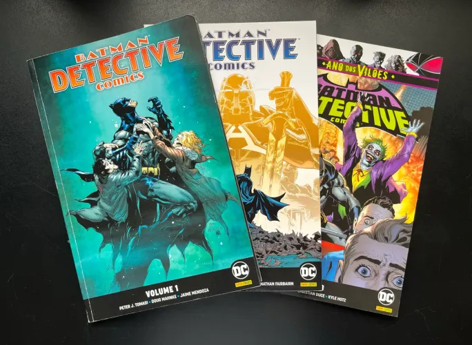 Hqs Detective Comics Peter Tomasi volumes 1,2 e 3