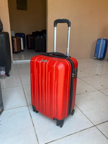 Mala de bordo 10kg cor vermelha 