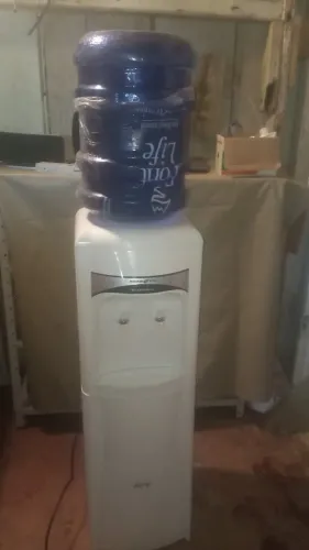 Bebedouro Refrigerado Master Frio ICY Eletrônico  de Coluna  Bivolt 