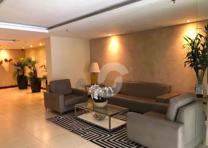 Icaraí! Perto da Praia e de todas as facilidades, nesse apartamento decorado com lazer!