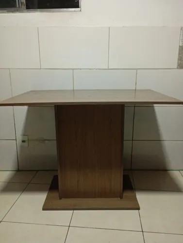Mesa de jantar.