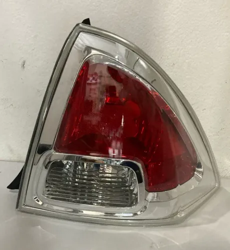 LANTERNA FORD FUSION 2006/2009 4 PORTAS TRASEIRO BICOLOR DIREITO IMP TYC