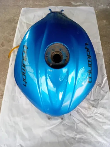 Tanque de gasolina street triple 675 (2014)