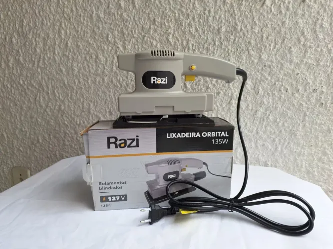 Lixadeira orbital 135w, 127v, nova, na embalagem. 