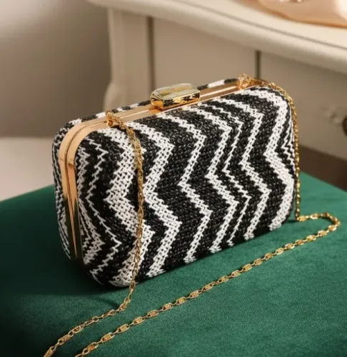 Bolsa Clutch de Festa com Alça Dourada