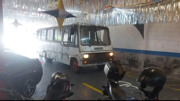 MB 608 estiloso para montagem motorhome