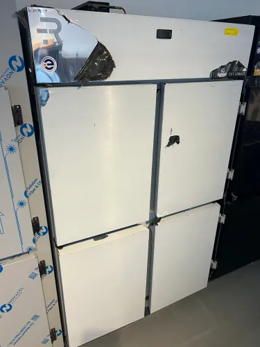 Mini câmera 4 portas para congelados 630 litros nova