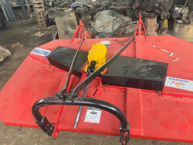 Roçadeira dupla tatu