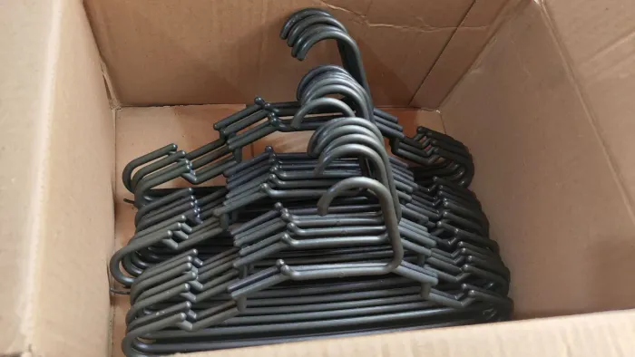 Cabides para roupas de criança 