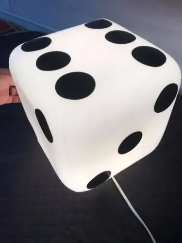 Luminária de Mesa em Formato de Dado da Imaginarium