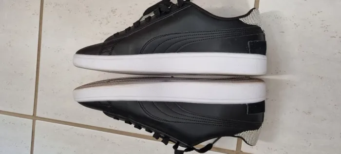 Tênis Puma Preto com Solado Branco
