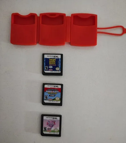Jogos originais Nintendo DS (High School Musical, Dogs & Cats, Party)