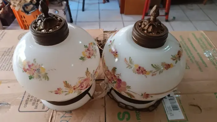 Antiguidade 2 Lustre Opalina francesa c/pintura a mão Raridade !