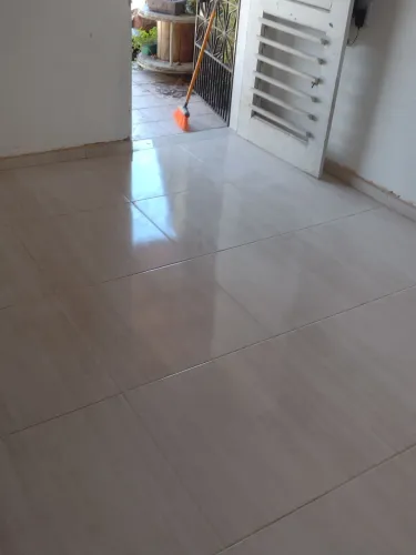 Pedreiro azujista disponível