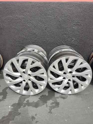 Rodas de ferro Corolla 16 polegadas com calotas originais 