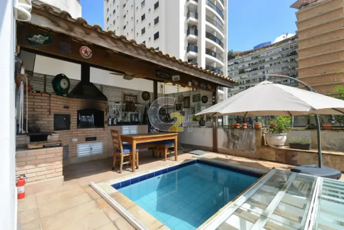 Cobertura Duplex à venda em Higienópolis com 4 quartos, sendo 3 suites e 6 vagas