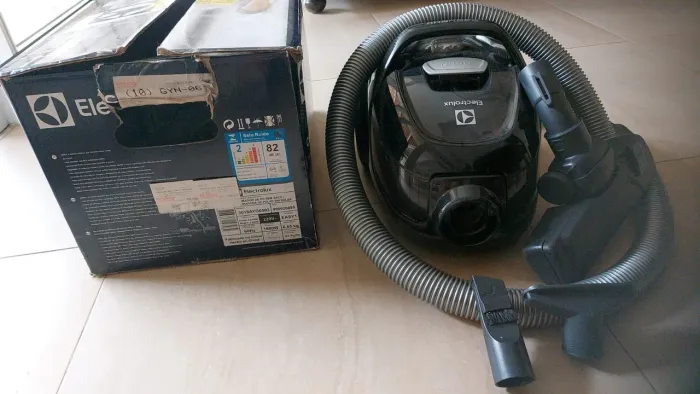 Aspirador de pó Electrolux Easybox 1600W