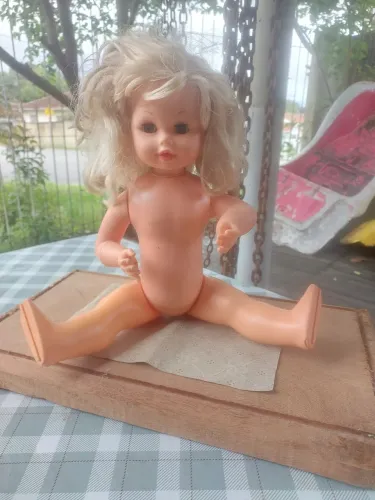 Boneca antiga de ESTRELA...